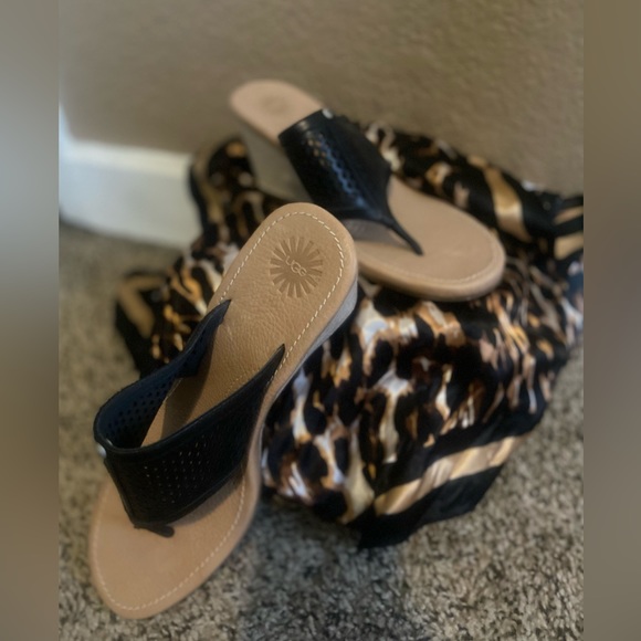 UGG SOLENA - Picture 3 of 16